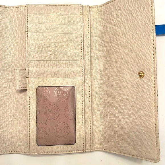 EUC MICHAEL KORS Continental Wallet Snap Closure - Picture 7 of 8
